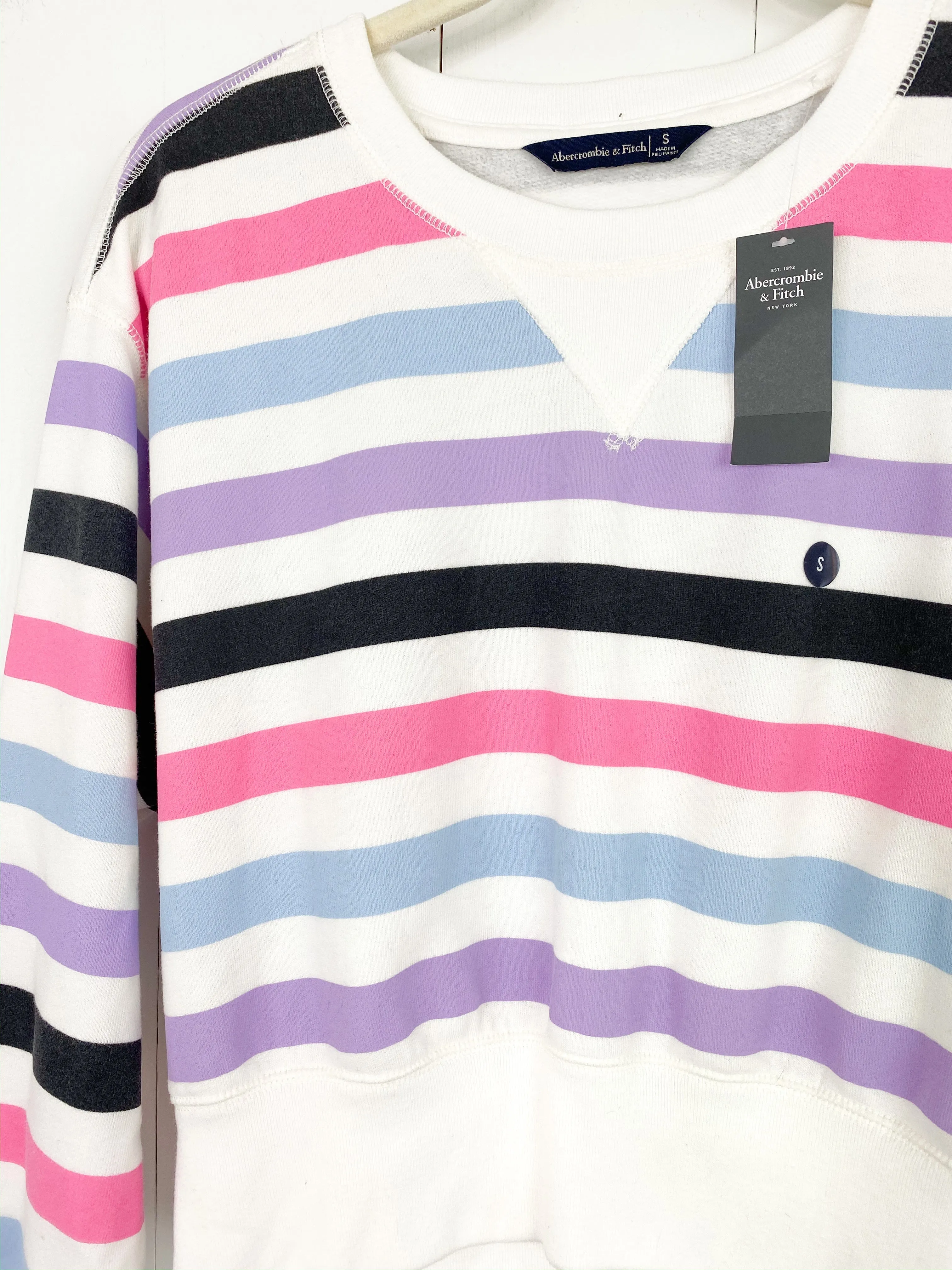 Abercrombie & Fitch Crop Pullover NWT Small