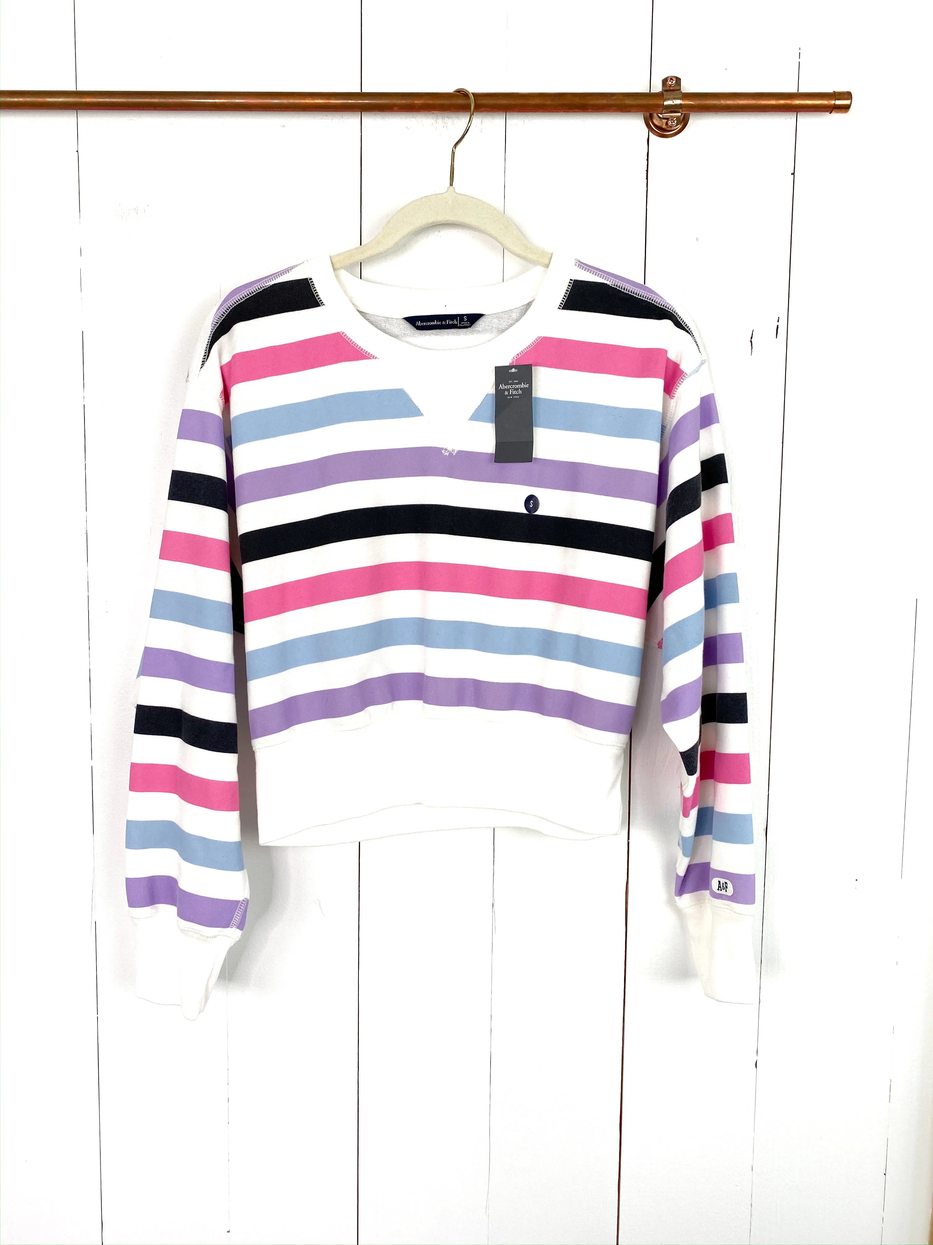 Abercrombie & Fitch Crop Pullover NWT Small