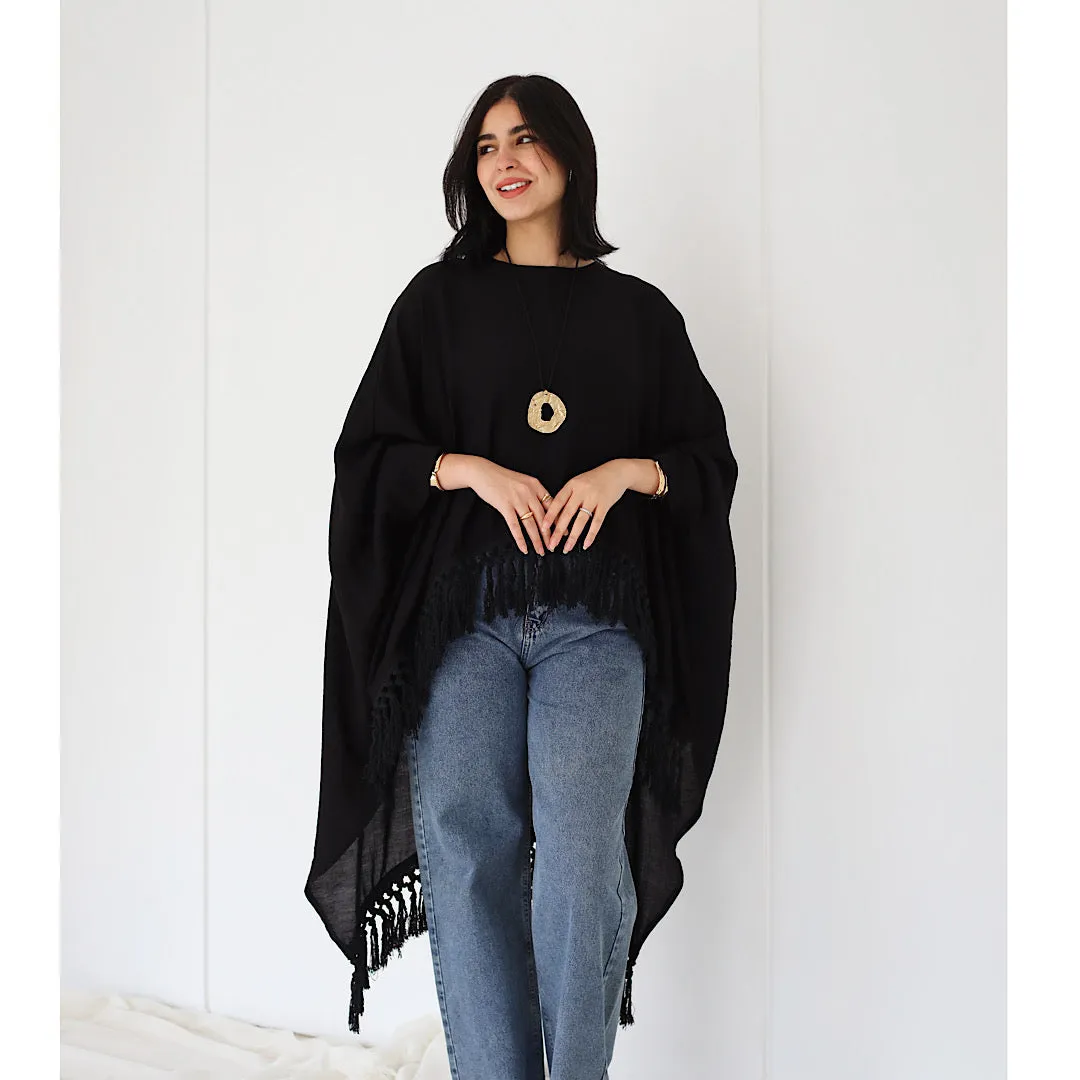 Black tasseled loose blouse