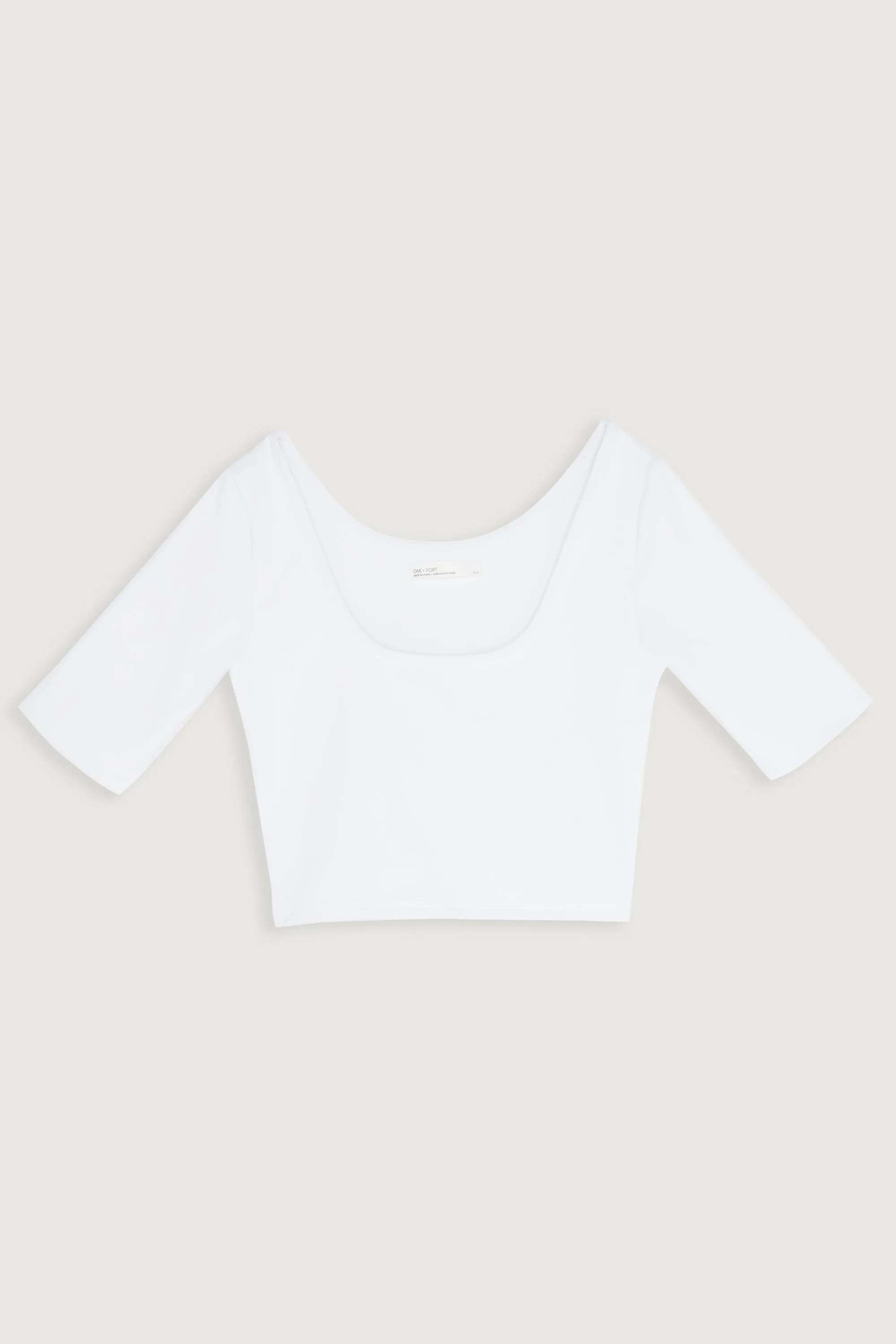 CROPPED SCOOP NECK TEE
