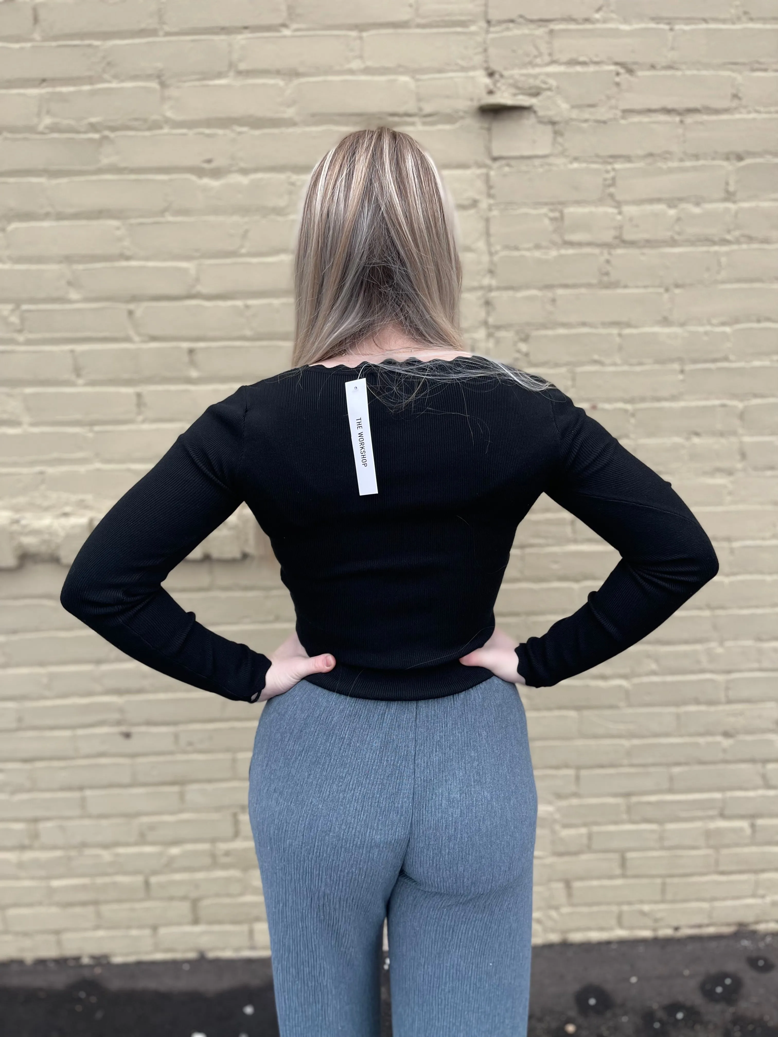 Scallop Hem Long Sleeve Rib Knit Top